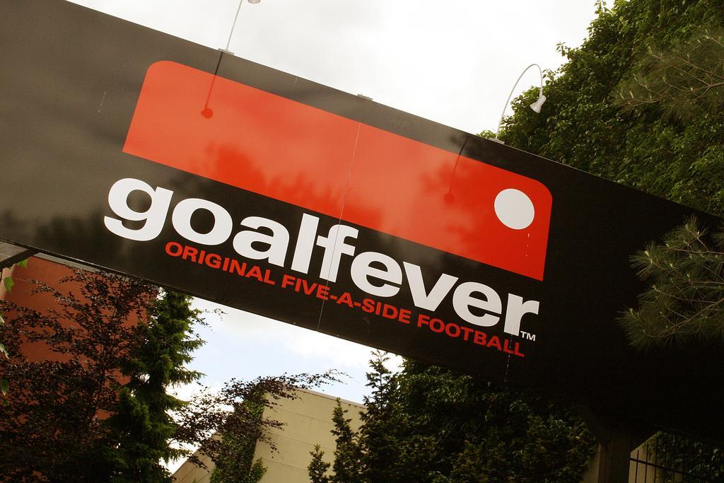 Goalfever Sports & Guesthouse Essen Luaran gambar